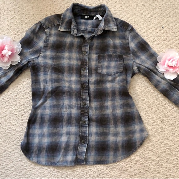 BDG Tops - ❌SOLD❌ BDG Women’s Plaid Shirt